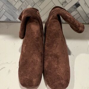 Silent D Boots- Brown- 7- NWOB